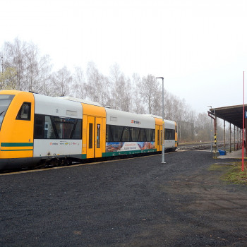 Vlak Trilex linky T9 Liberec – Varnsdorf - Mikulášovice na nádraží v Krásné Lípě (foto: Ivo Šafus)